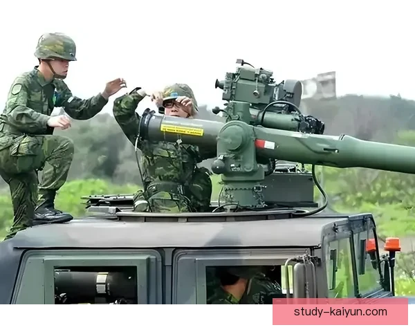 F1赛季风云再起车队博弈升级引爆全球关注新赛季积分榜暗潮涌动