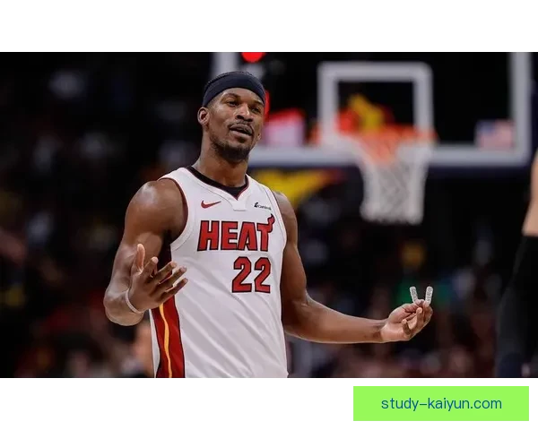 季后赛格局生变球星交易传闻引爆联盟新赛季走向与关注度热议