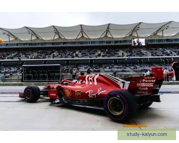 F1赛季最新动态：红牛车队稳固领先 莱科宁退役引发车迷热议