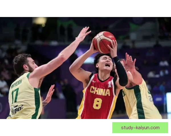 中国男篮世预赛再创佳绩 青年球员表现备受关注 中国男篮世预赛再创佳绩 青年球员表现备受关注