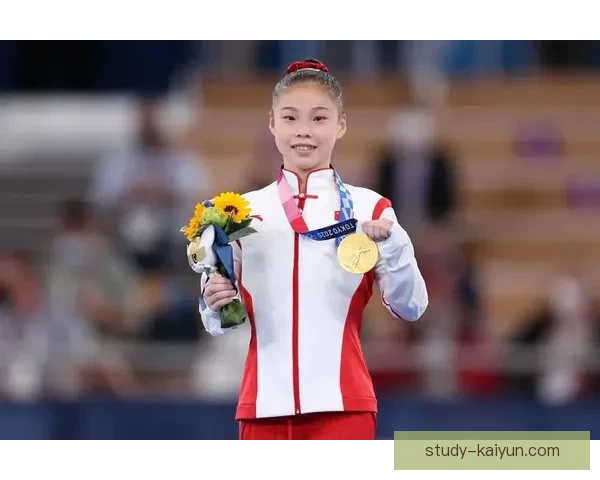 东京奥运精彩回顾：中国运动员再创历史多枚金牌辉煌瞬间