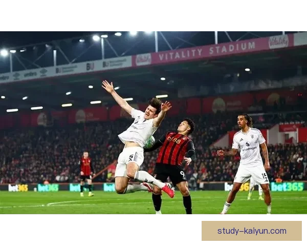 欧冠激战再起豪门争锋转会风云与新星崛起引爆全球球迷热议持续升温