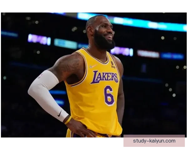 湖人逆转勇士赢得关键胜利詹姆斯全场表现引关注