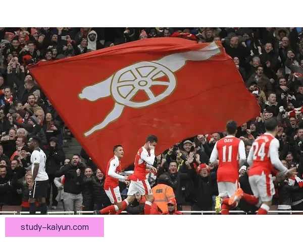 《英超豪门曼联签约新星，球迷热议其能否改变球队命运》