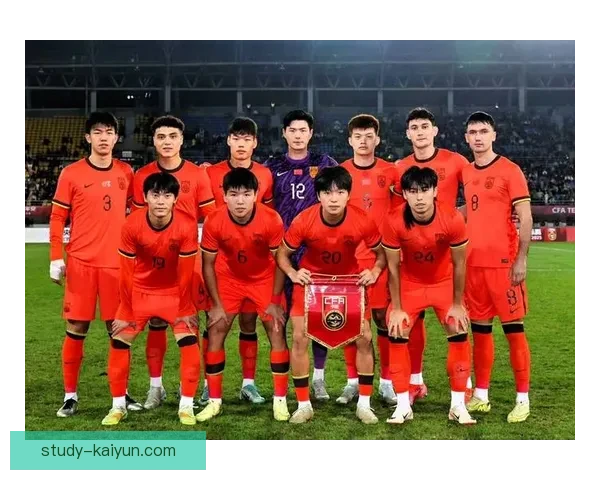 中国足球队备战亚洲杯，主帅公布新一期集训名单，年轻球员引关注