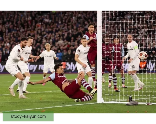 欧洲劲旅逆转夺冠，年轻球星闪耀赛场引发热议