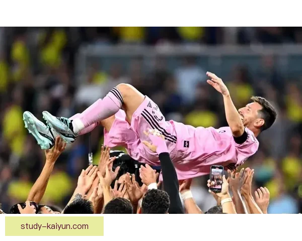 梅西加盟迈阿密国际后首战大胜 展现领袖风范引爆球迷热情